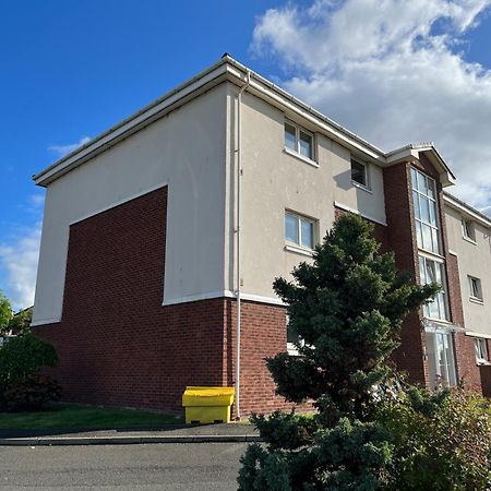 Flat One, 212 Eaglesham Road, East Kilbride, Глазгоу Екстериор снимка