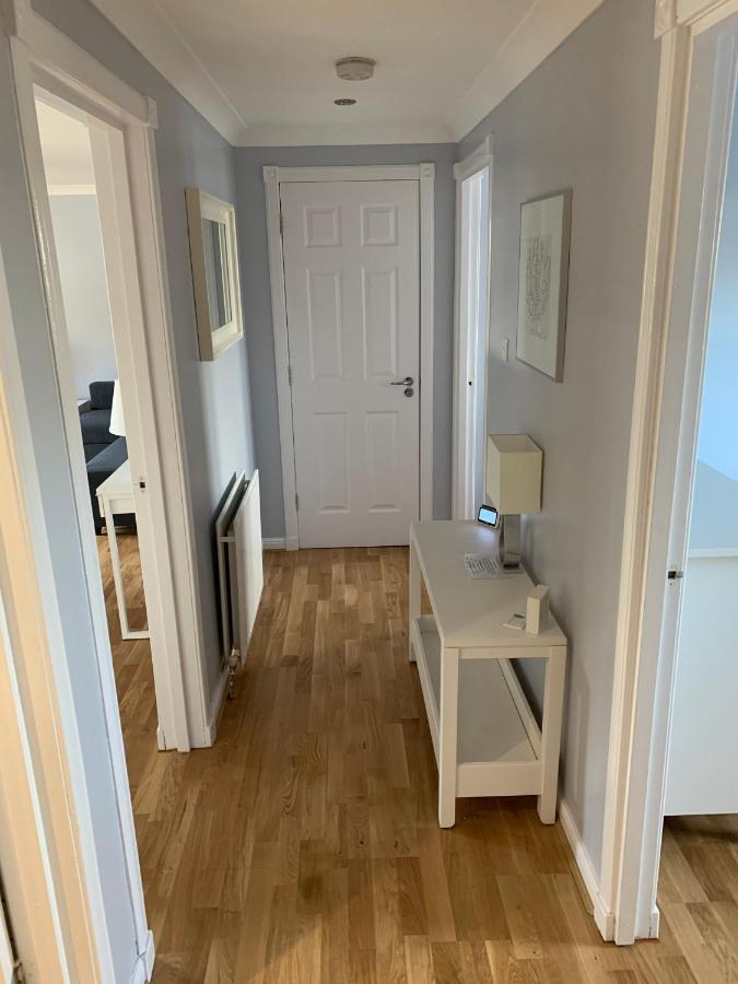 Flat One, 212 Eaglesham Road, East Kilbride, Глазгоу Екстериор снимка
